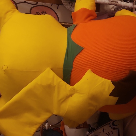 Pumpkin pikachu 33 inches - Picture 3 of 4